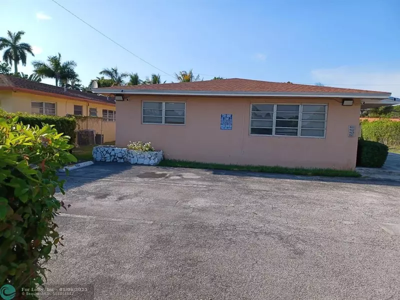 465 NE 139 ST, North Miami, FL 33161