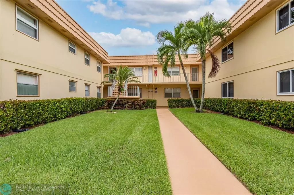 Delray Beach, FL 33446,232 Saxony E  #232