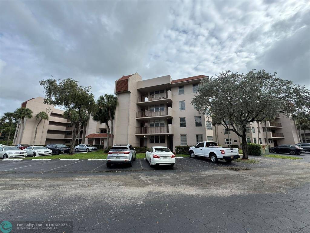 Davie, FL 33324,1830 Sabal Palm Dr  #106