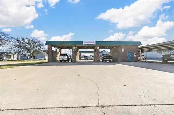 Itasca, TX 76055,108 E Main Street