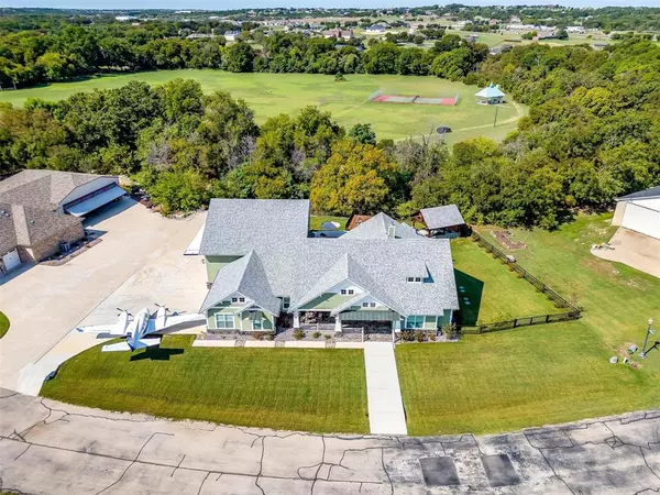 180 Constellation Drive, Cresson, TX 76035