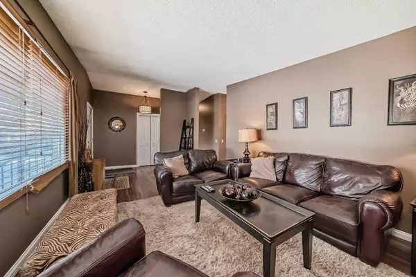 Calgary, AB T2J 3E5,35 Lake Sylvan Close Southeast