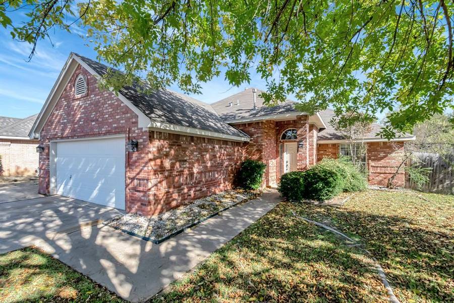 6028 Bent Creek Drive, Haltom City, TX 76137