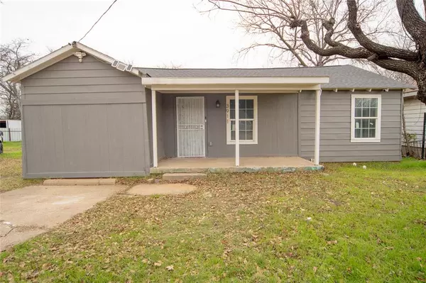 3911 E Berry Street, Fort Worth, TX 76105