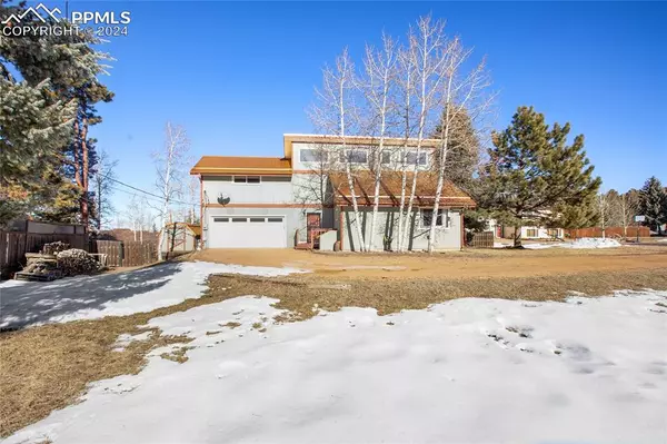 120 Chulita Senda ST, Woodland Park, CO 80863