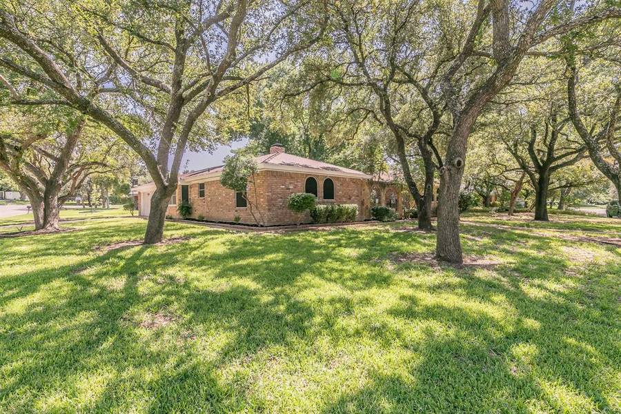 7837 Skylake Drive, Fort Worth, TX 76179