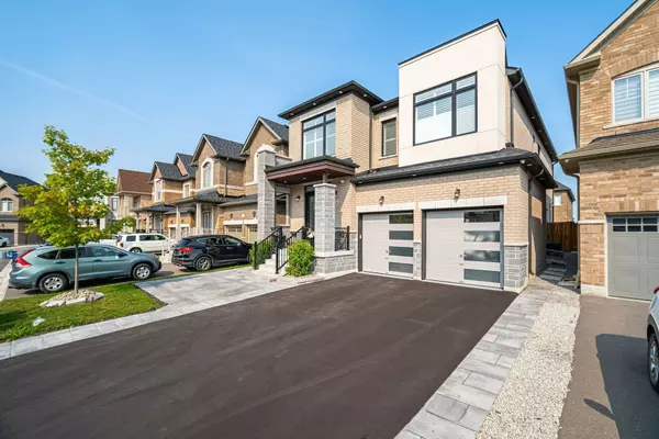 66 Canard DR, Vaughan, ON L4H 5C4