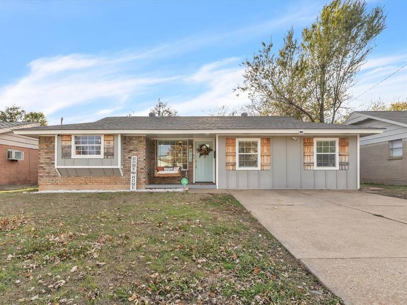 813 Lawton Avenue, Moore, OK 73160