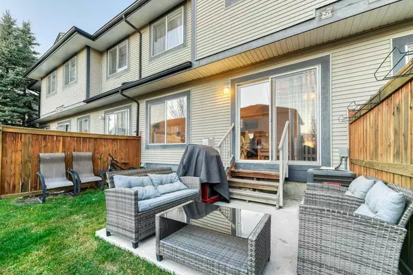 Chestermere, AB T1X 1N1,164 Stonemere PL