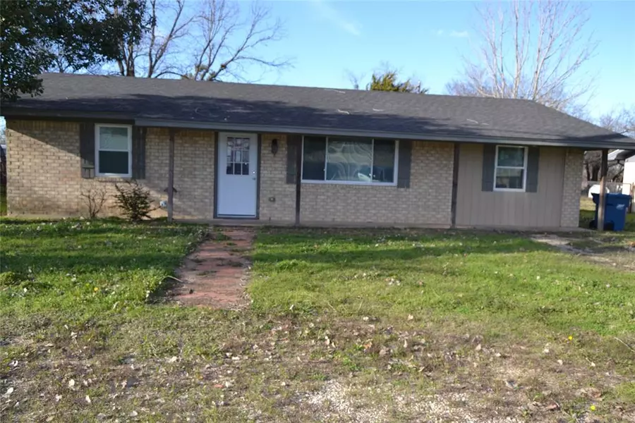 104 Castle Circle, Blooming Grove, TX 76626