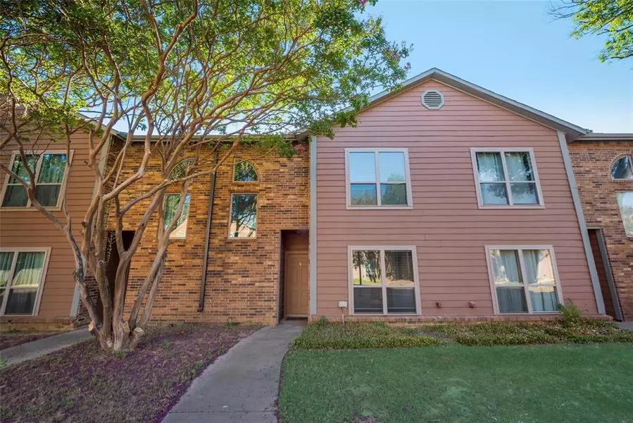 500 Norwood Place #8, Arlington, TX 76013