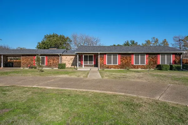 1102 Griffith Avenue, Terrell, TX 75160