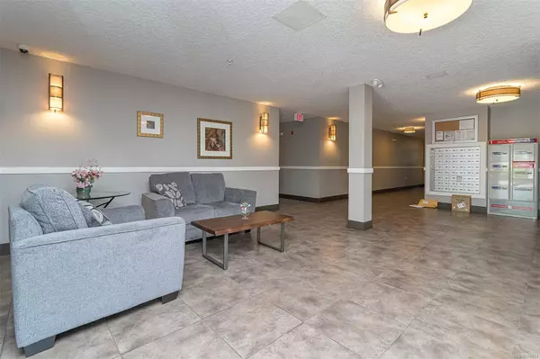 Saanich, BC V8Z 3G3,4529 West Saanich Rd #413