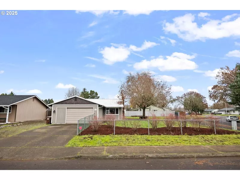 1735 NE 17TH AVE, Hillsboro, OR 97124