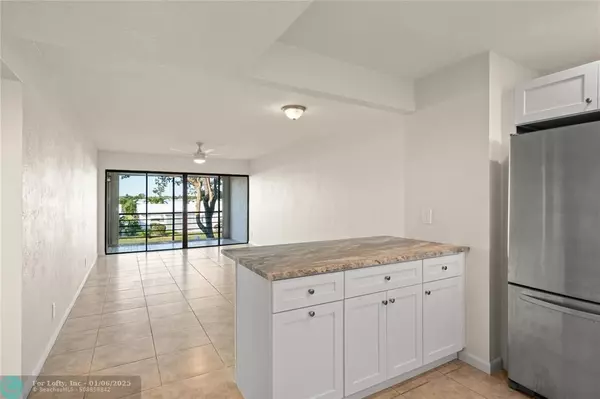 Boynton Beach, FL 33426,2181 W Woolbright Rd  #202