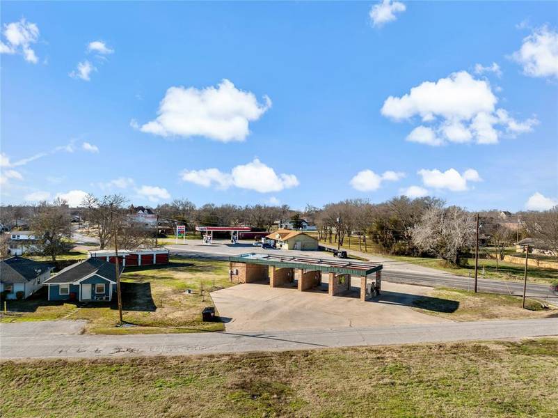 1013 E Main Street, Honey Grove, TX 75446