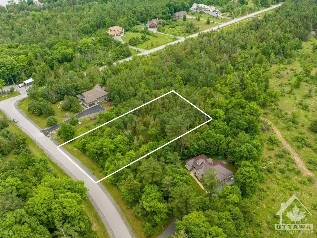 Constance Bay - Dunrobin - Kilmaurs - Woodlawn, ON K0A 1T0,1015 JULIA CT