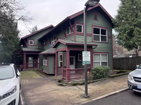 10801 NE FREMONT ST, Portland, OR 97220