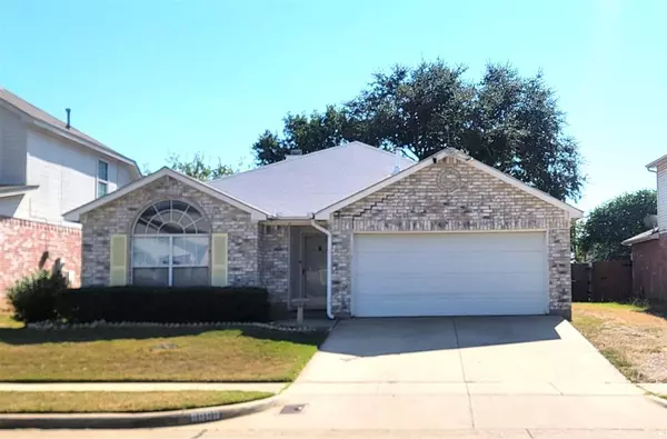 9008 Brushy Creek Trail, Fort Worth, TX 76118