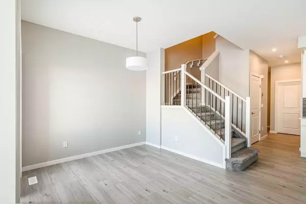 Red Deer, AB T4P3G8,61 Emmett CRES