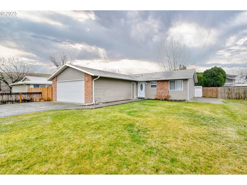 116 SE 14TH AVE, Milton Freewater, OR 97862