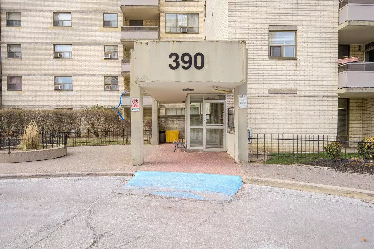 Toronto W09, ON M9R 1T4,390 Dixon RD #2208