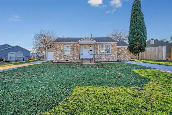 1112 E Sycamore Avenue, Altus, OK 73521