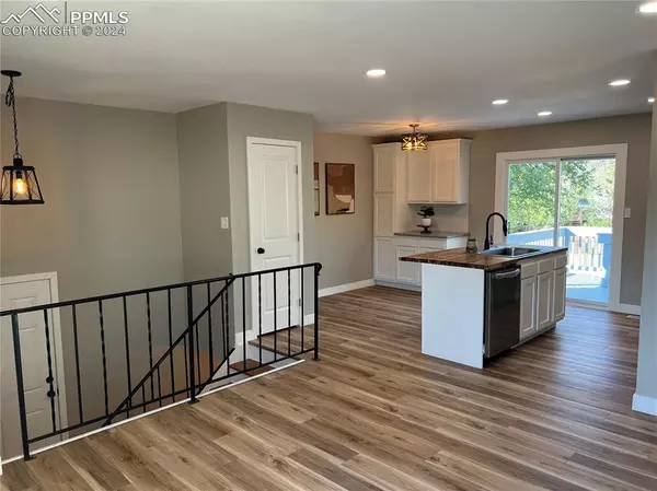 Colorado Springs, CO 80915,1397 Hiawatha DR