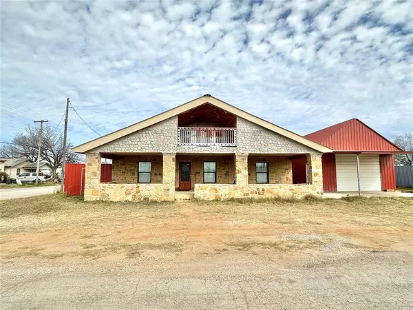 618 S Oak Street, Ranger, TX 76470