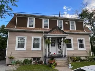 11 Merritt ST S, Welland, ON L3C 4S7