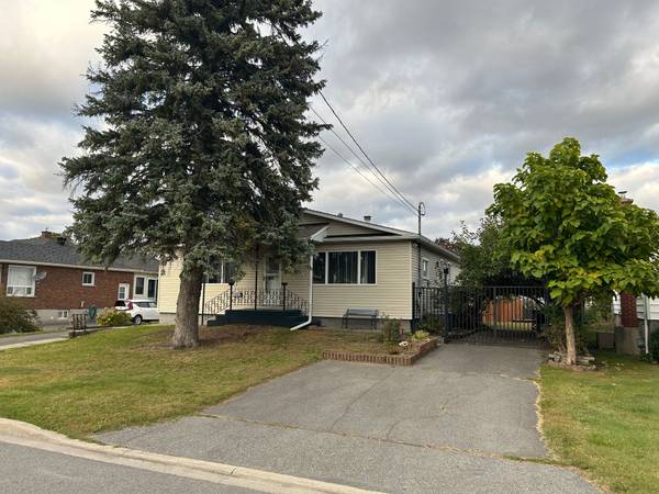 1207 Henry ST, Cornwall, ON K6J 5A5