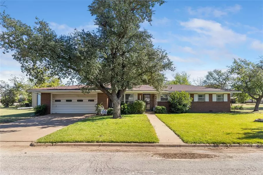 604 Rio Grande Street, Coleman, TX 76834