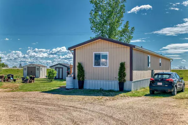 Rosemary, AB T0J 2W0,17 & 18 Roseglen DR