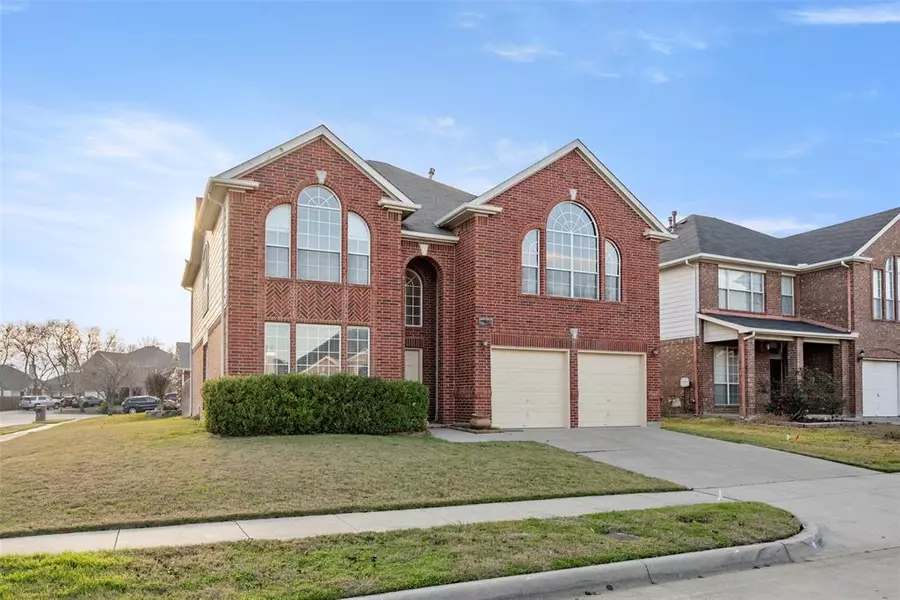 4794 Parkmount Drive, Fort Worth, TX 76137