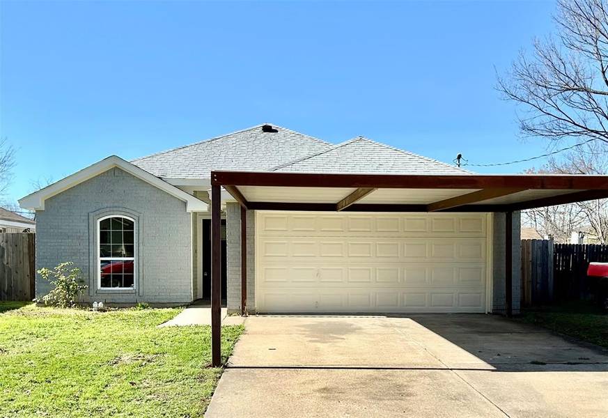 3233 Rita Lane, Haltom City, TX 76117