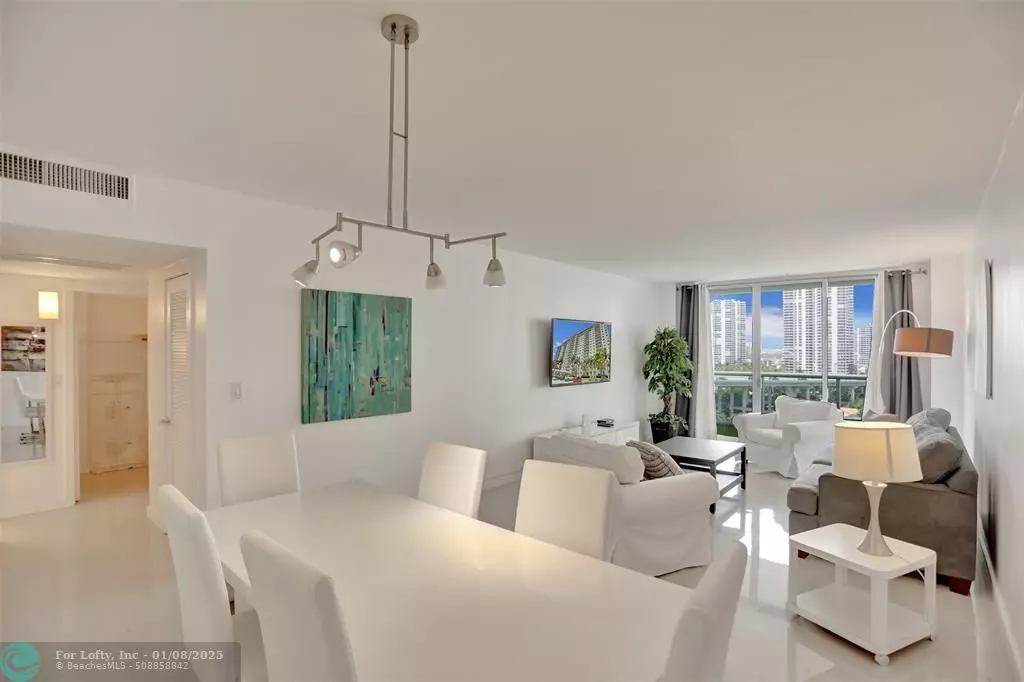 Sunny Isles Beach, FL 33160,19390 Collins Ave  #1111