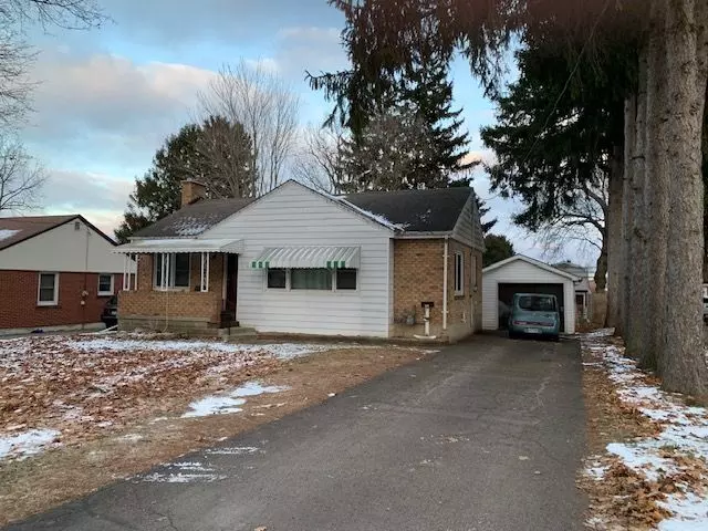 Norfolk, ON N3Y 3Z8,159 King LN