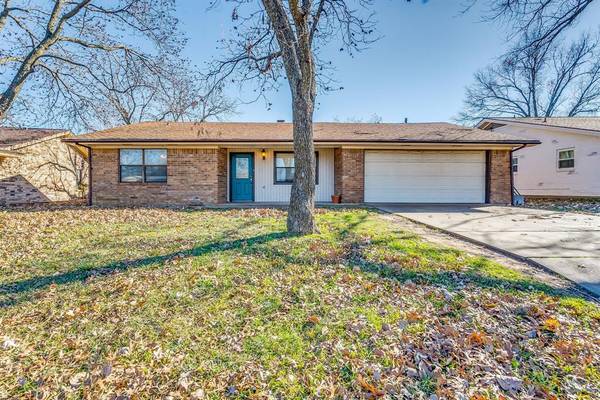 208 Sharp Drive, Stephenville, TX 76401