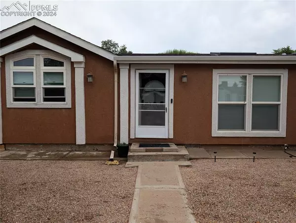 1620 Johneva ST, Pueblo, CO 81006