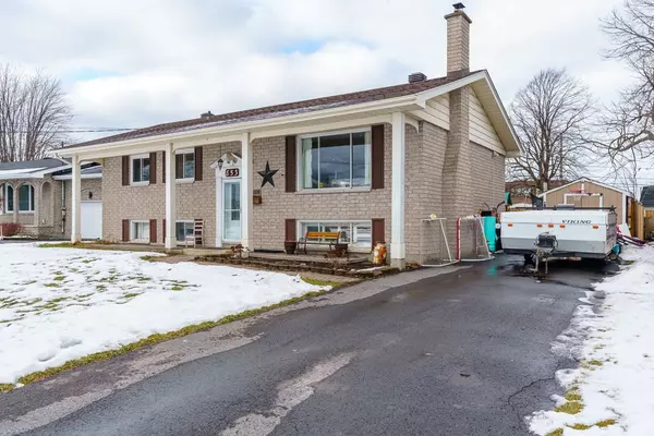 Stormont, Dundas And Glengarry, ON K6H 5C9,853 Haldimand CRES N