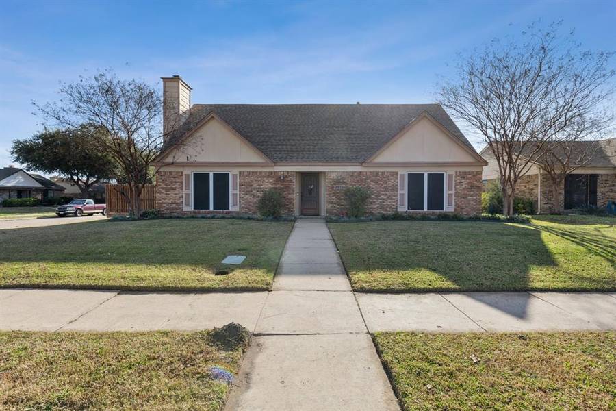 2922 Riviera Drive, Garland, TX 75040