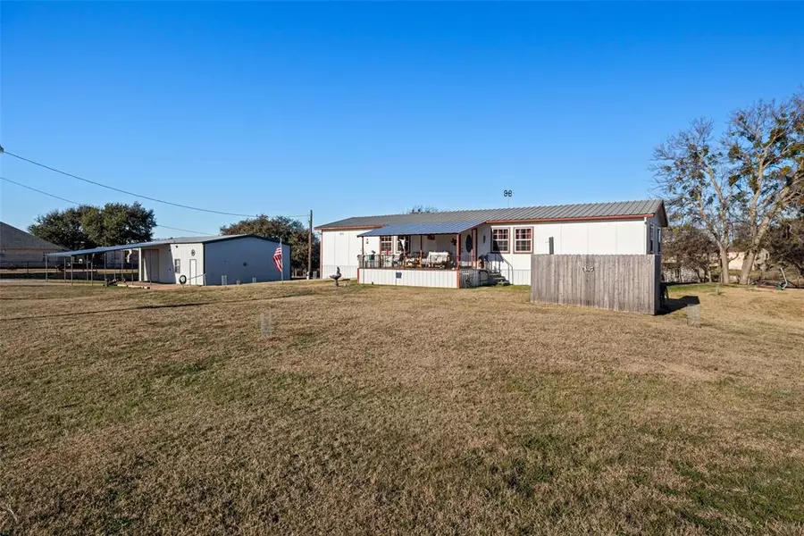 810 Neptune Drive, Granbury, TX 76049