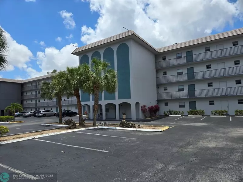 4311 Crystal Lake Dr  #116, Deerfield Beach, FL 33064