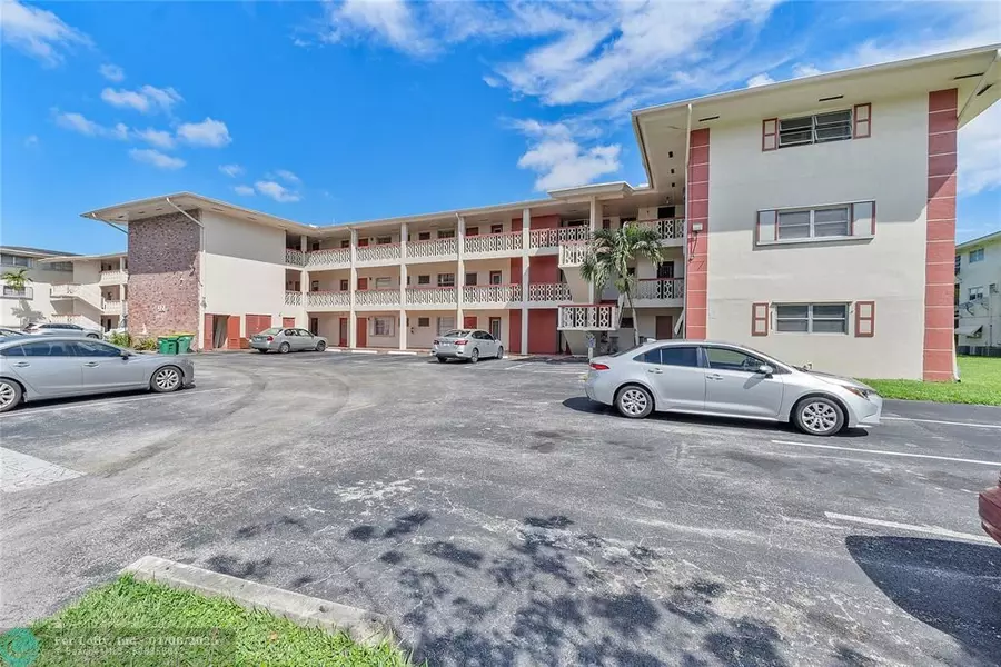 4751 NW 10th Ct  #312, Plantation, FL 33313