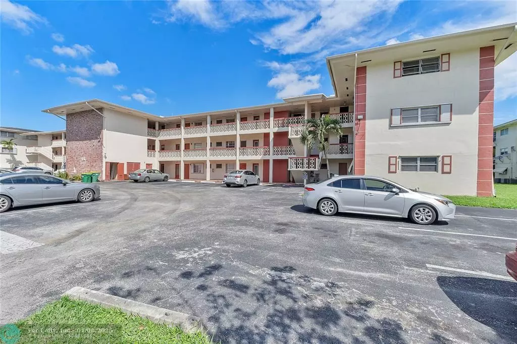 Plantation, FL 33313,4751 NW 10th Ct  #312