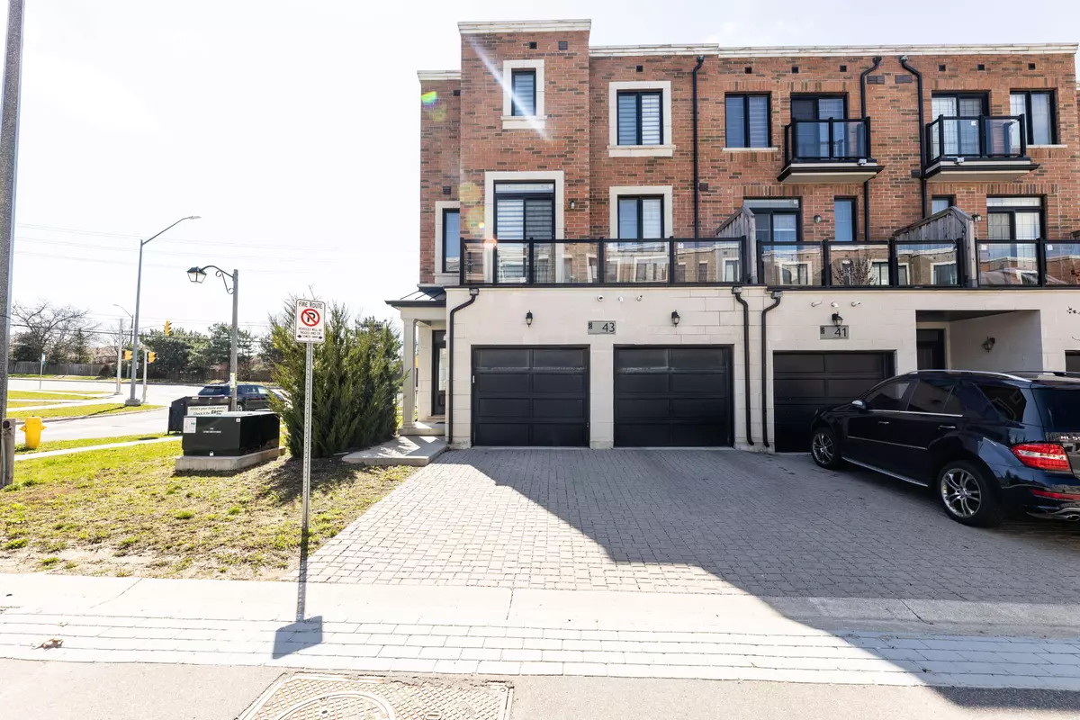 Markham, ON L6E 0T8,43 Hyderabad LN