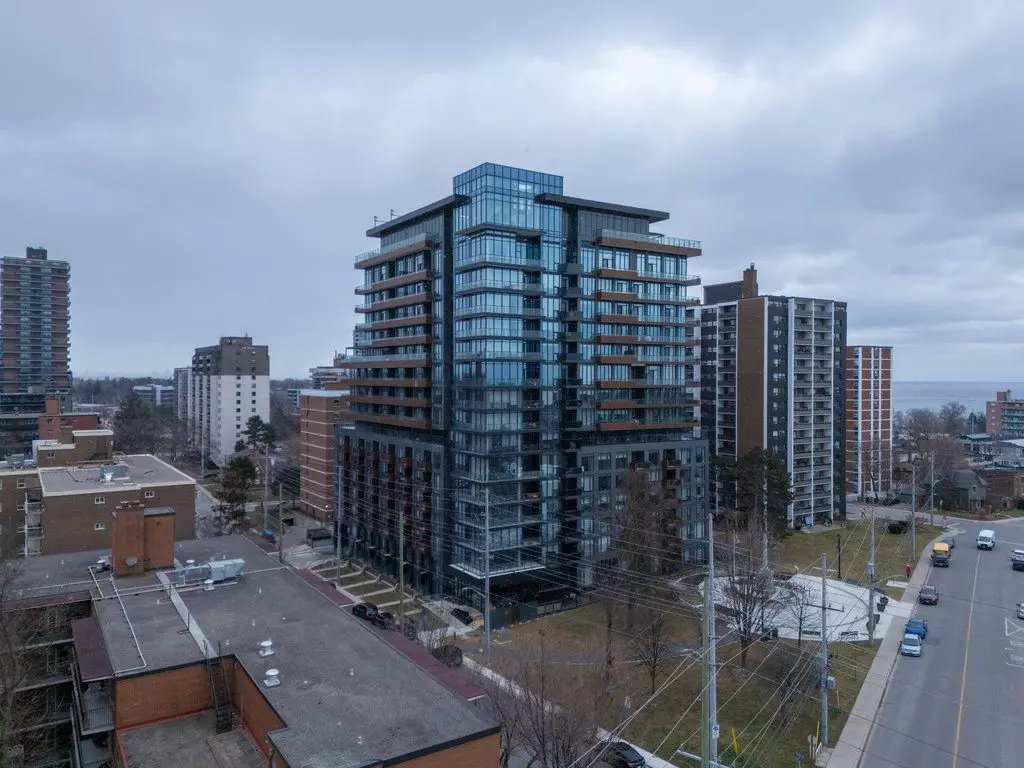 Mississauga, ON L5G 1L7,21 Park ST #1011