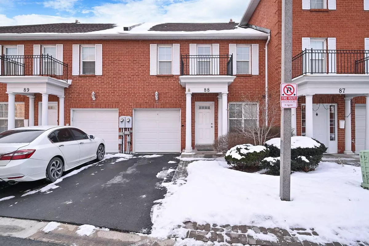 Brampton, ON L4W 4J2,88 STORNWOOD CT