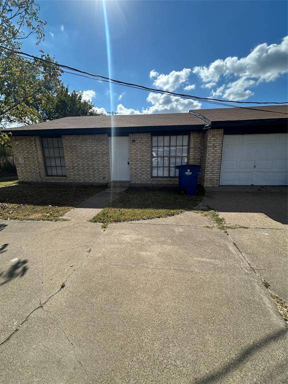 1403 S Cardinal Street #B, Ennis, TX 75119