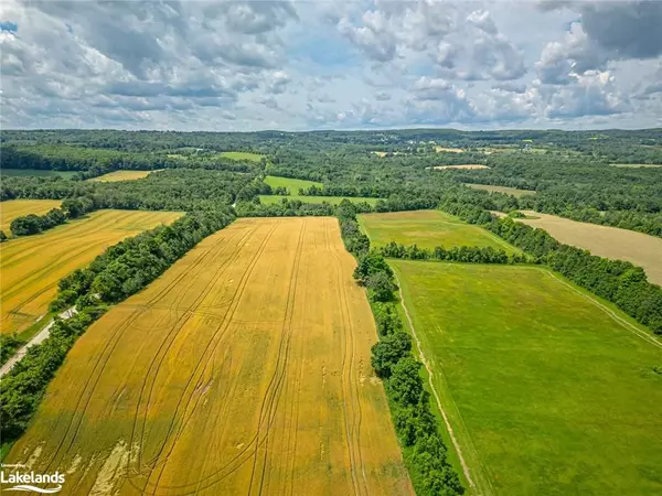 Clearview, ON L0M 1H0,7958 21/22 NOTTAWASAGA Side Road